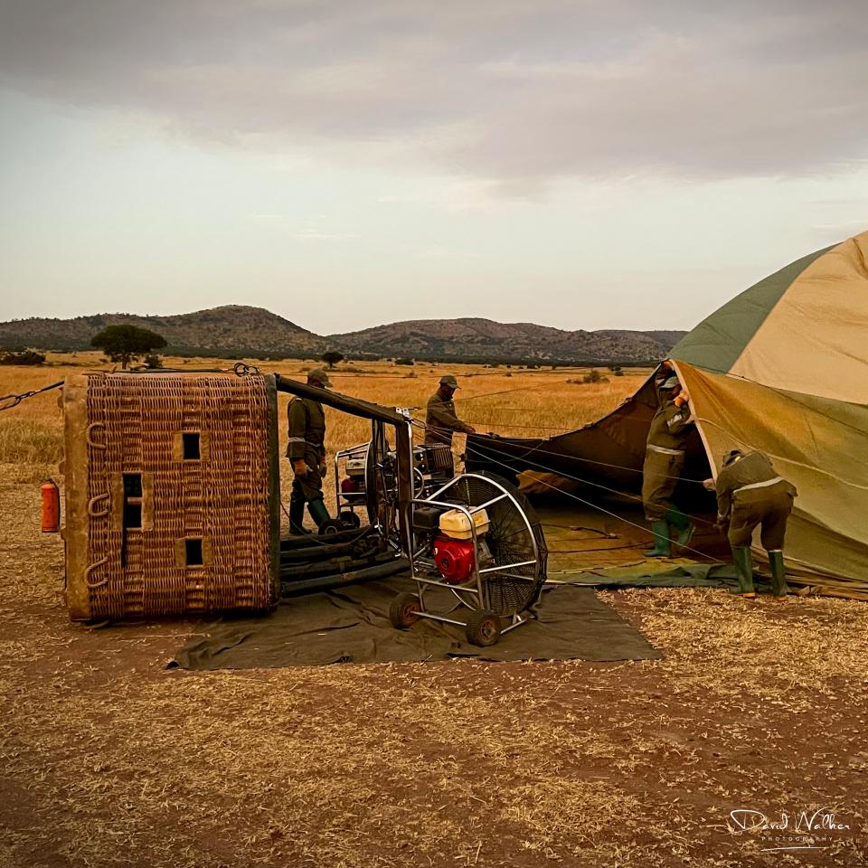 Preparing the balloon, Western Serengeti