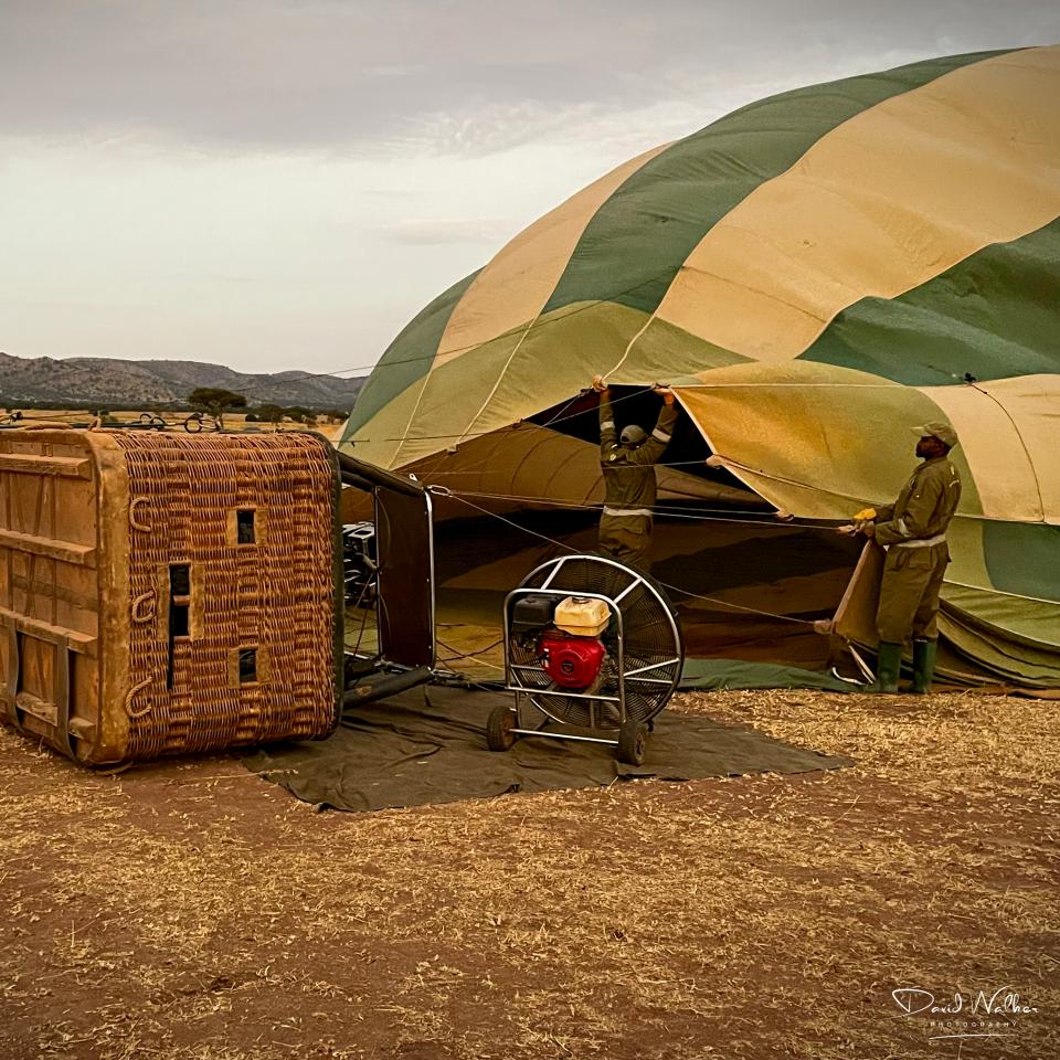 Preparing the balloon, Western Serengeti